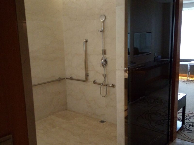 hotelPic