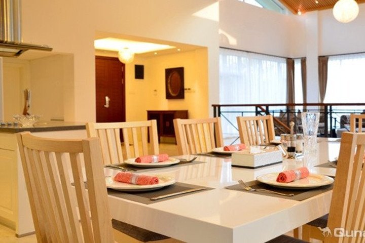 hotelPic