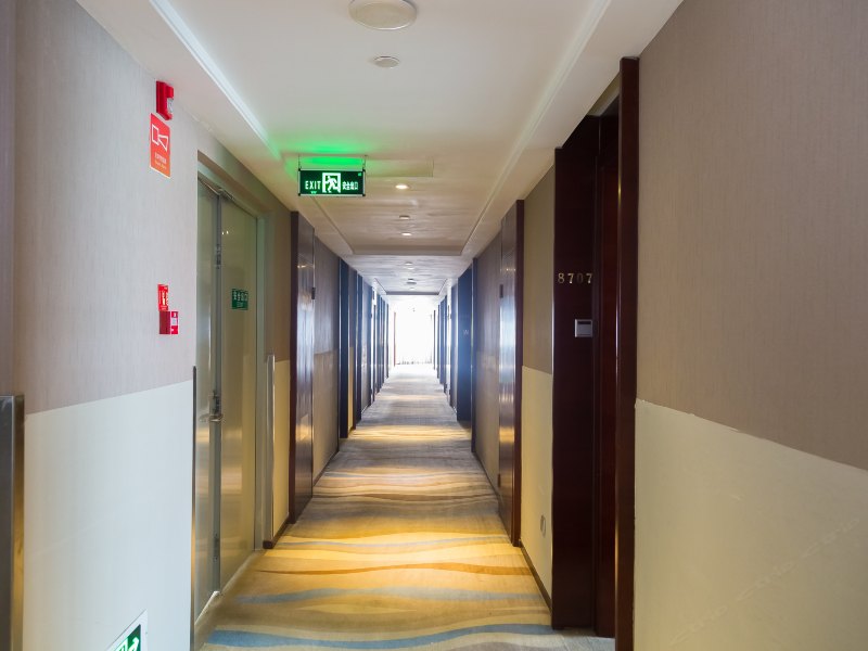 hotelPic