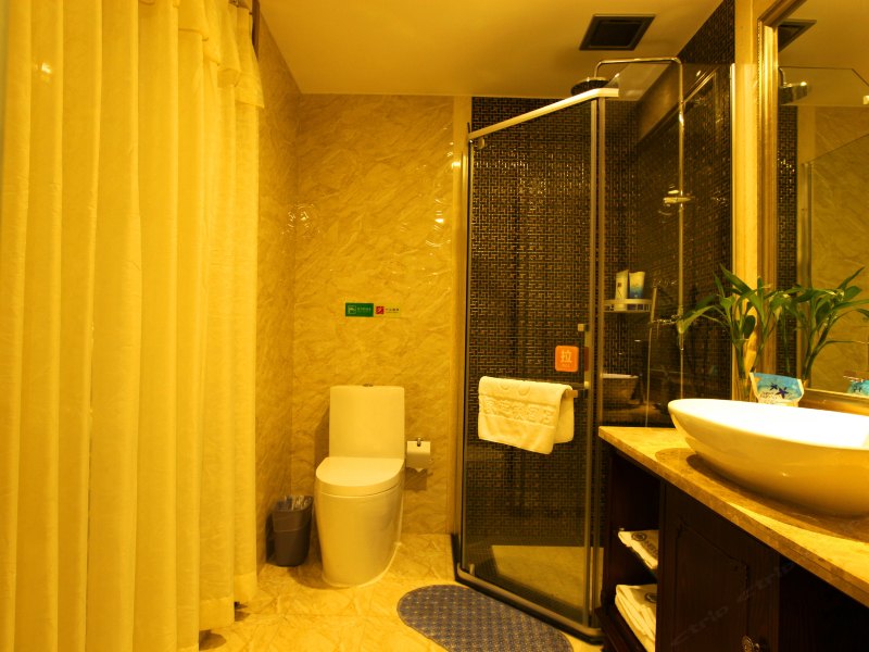hotelPic