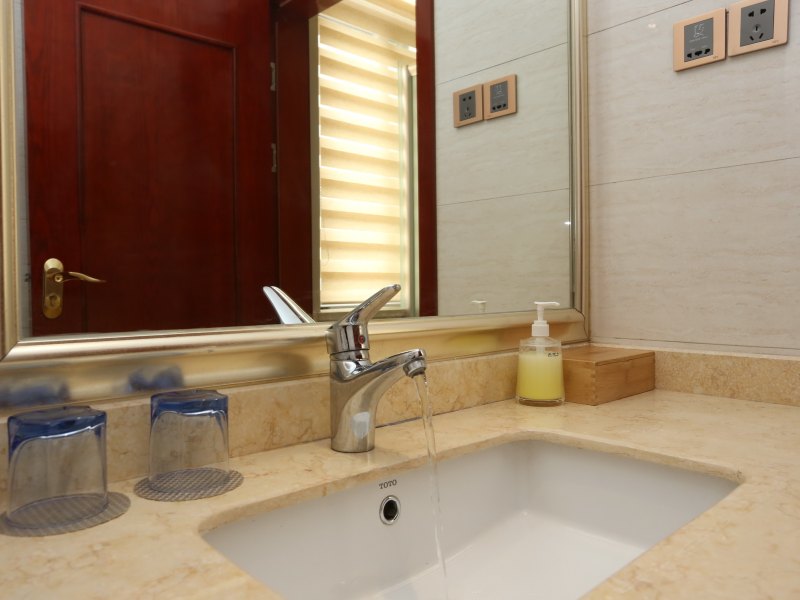 hotelPic