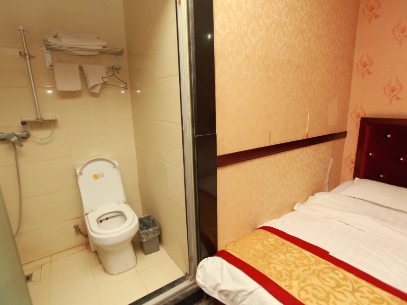 hotelPic