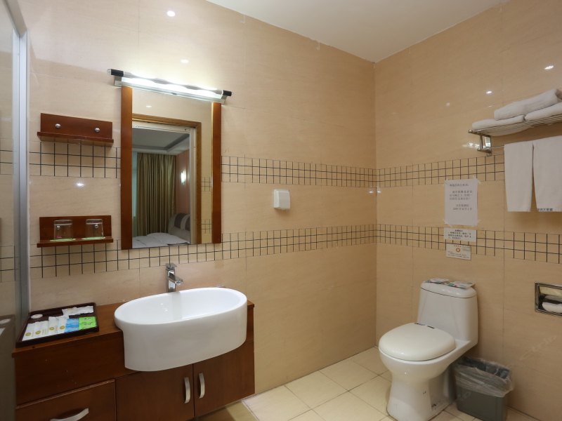 hotelPic