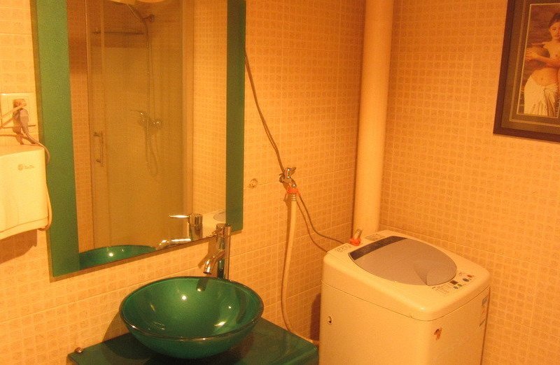 hotelPic