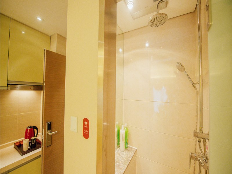 hotelPic