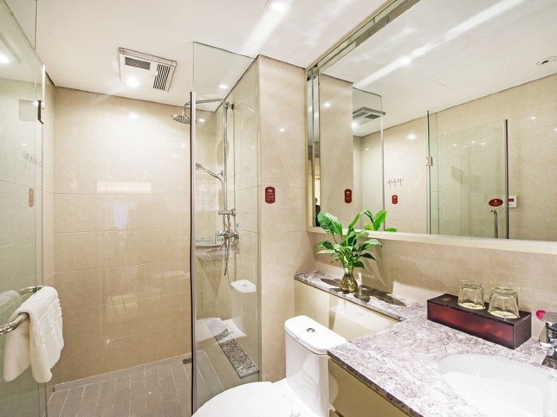 hotelPic