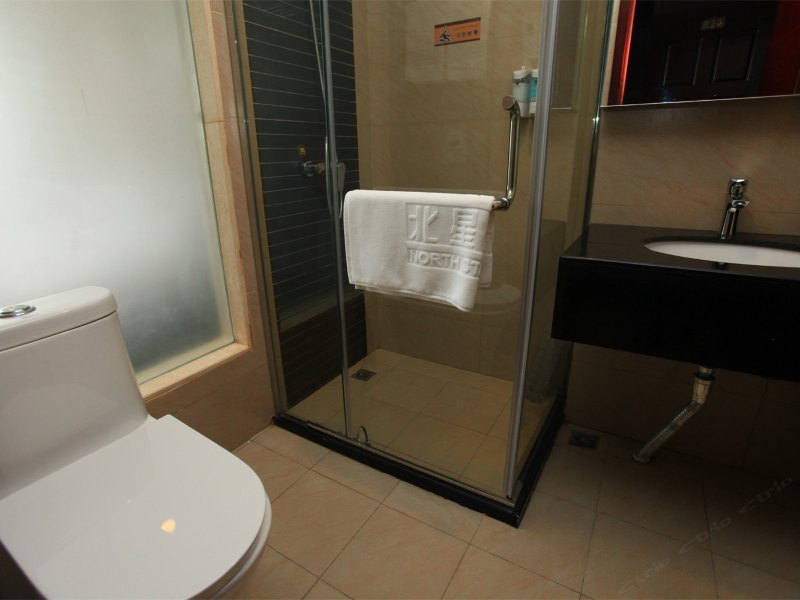 hotelPic