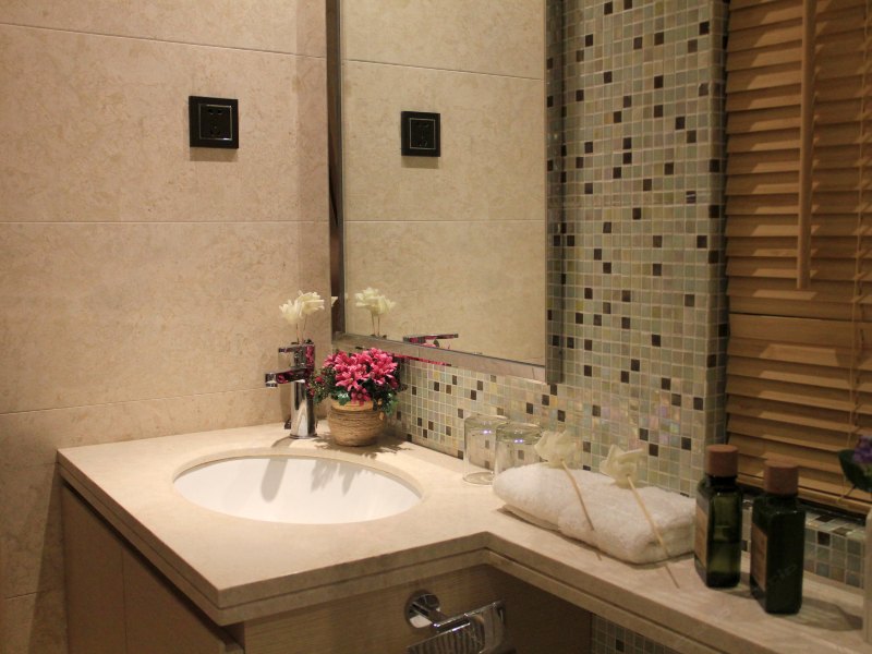 hotelPic