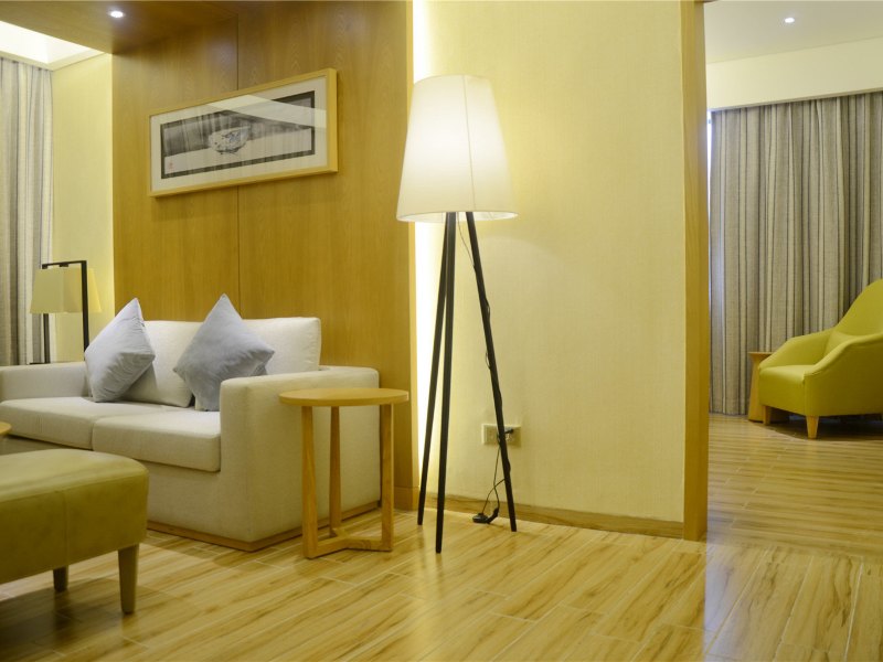 hotelPic