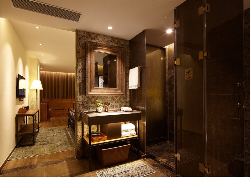 hotelPic