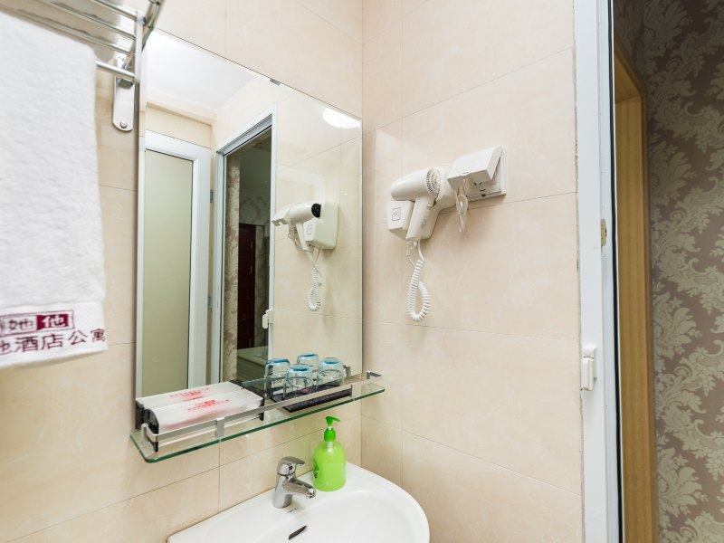 hotelPic