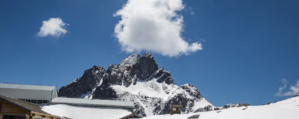 玉龙雪山4月天气怎么样_玉龙雪山穿衣指南_玉