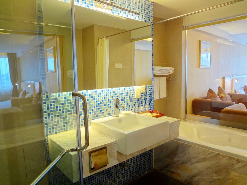 hotelPic