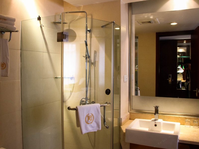 hotelPic