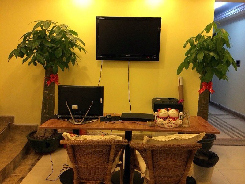 hotelPic