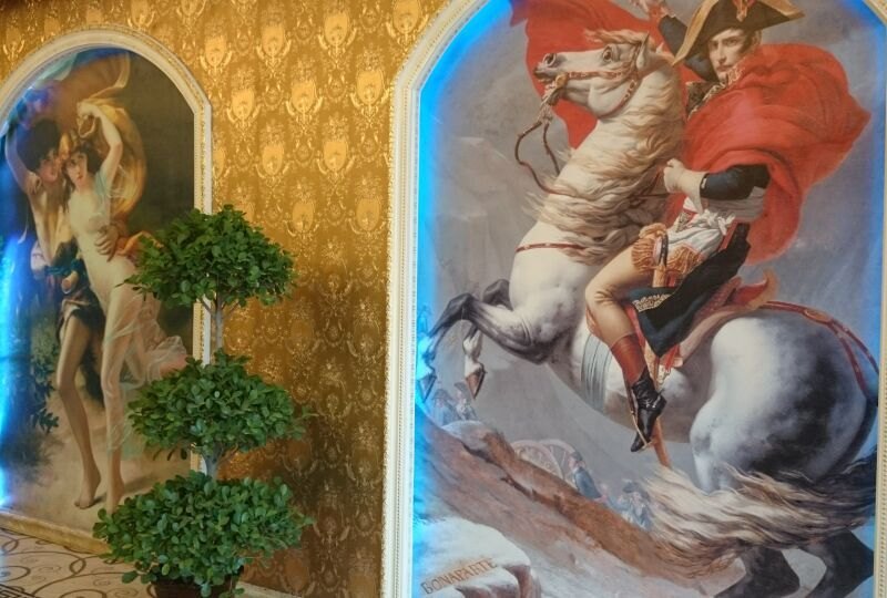 hotelPic