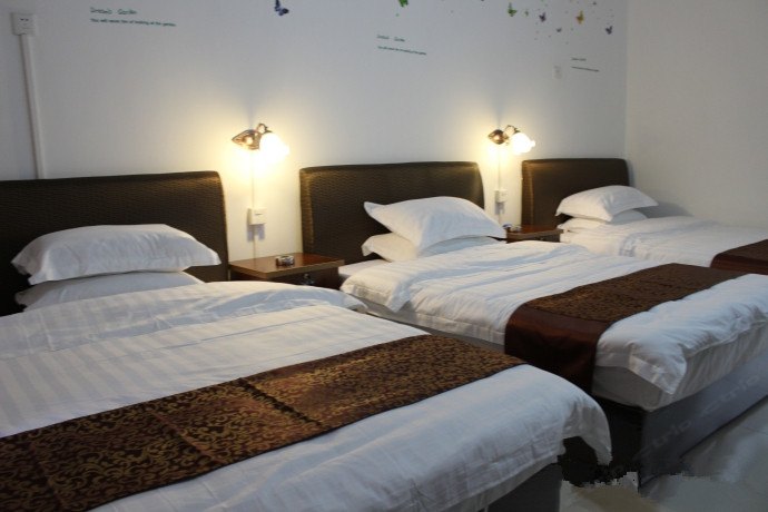 hotelPic