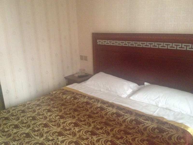 hotelPic
