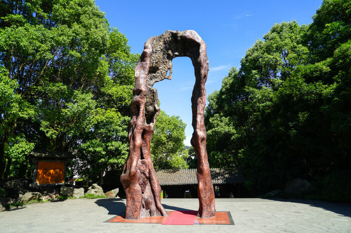 根宫佛国文化旅游区(即开化县根博园),国家aaaaa级旅游旅游区,占地