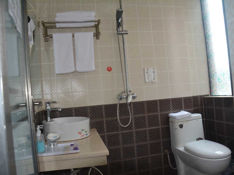 hotelPic