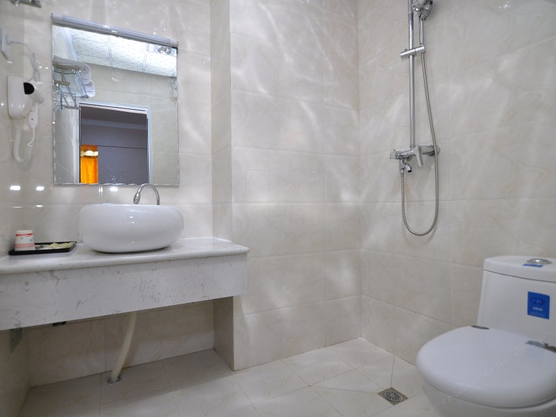hotelPic