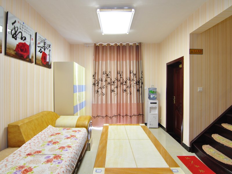 hotelPic