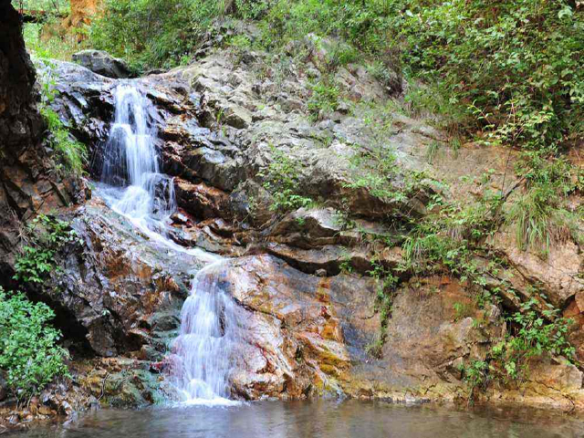  青松岭大峡谷-恒河源高山漂流-天桥峪玻璃吊桥2日游>