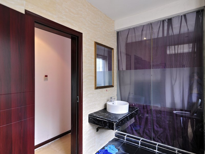 hotelPic