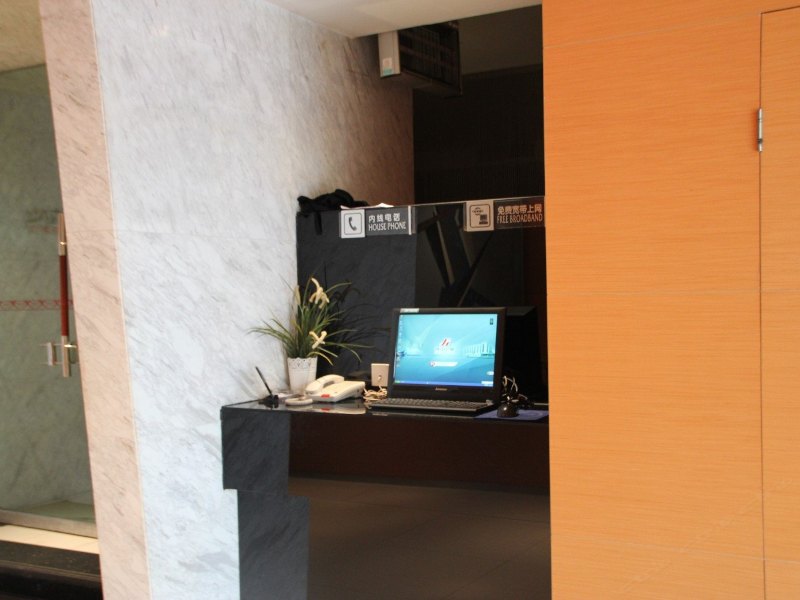 hotelPic
