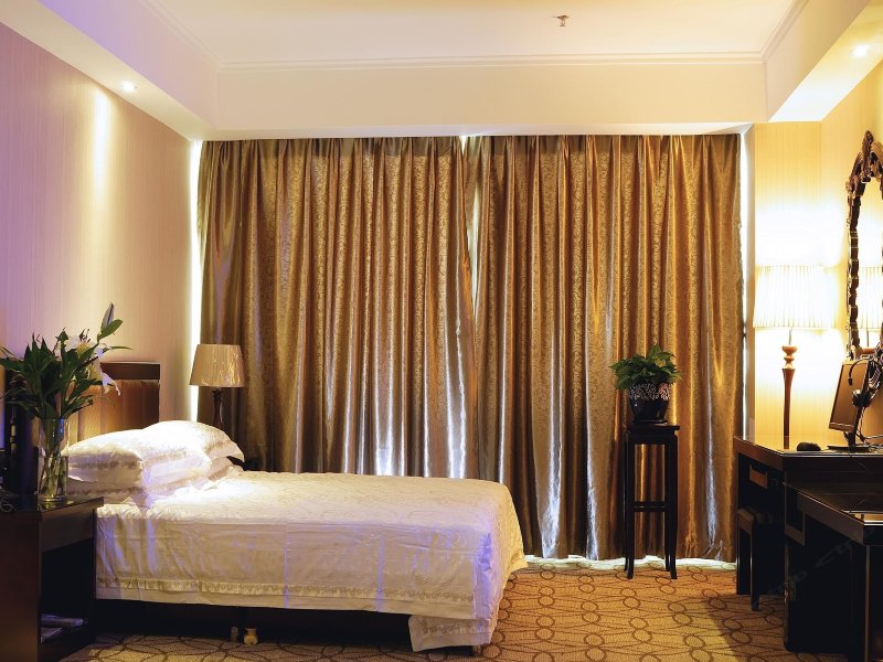 hotelPic