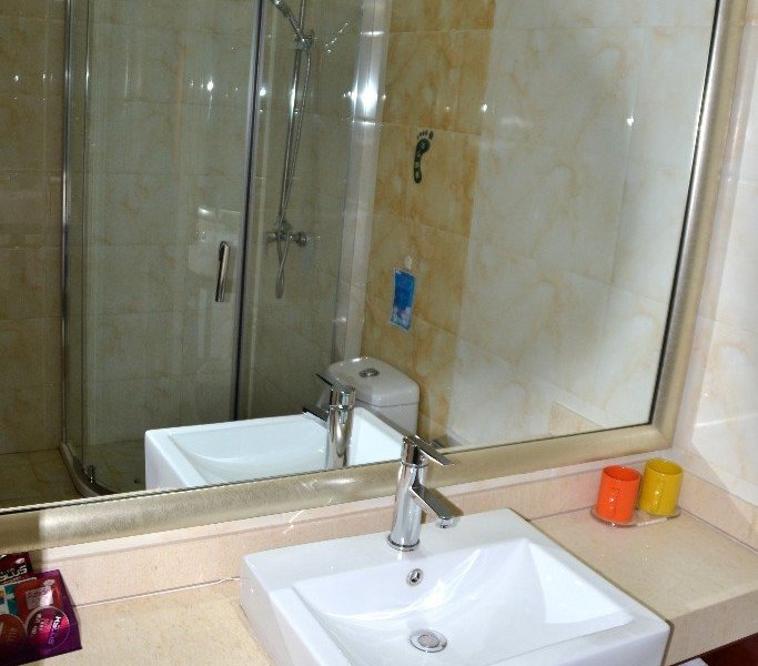 hotelPic