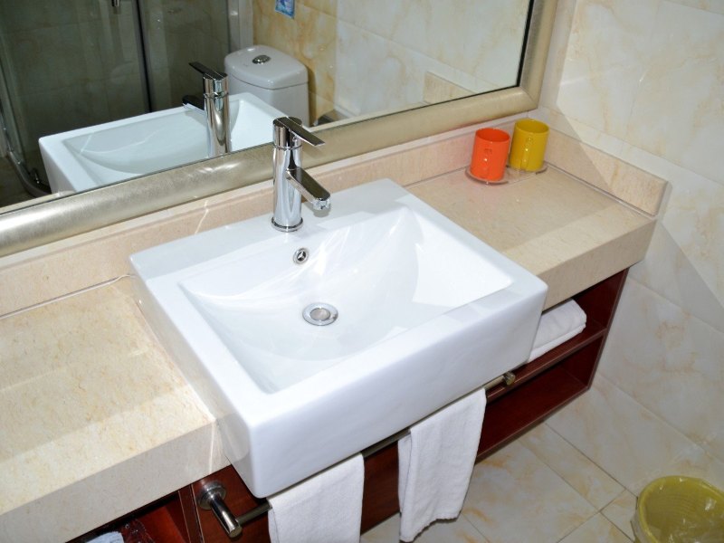 hotelPic
