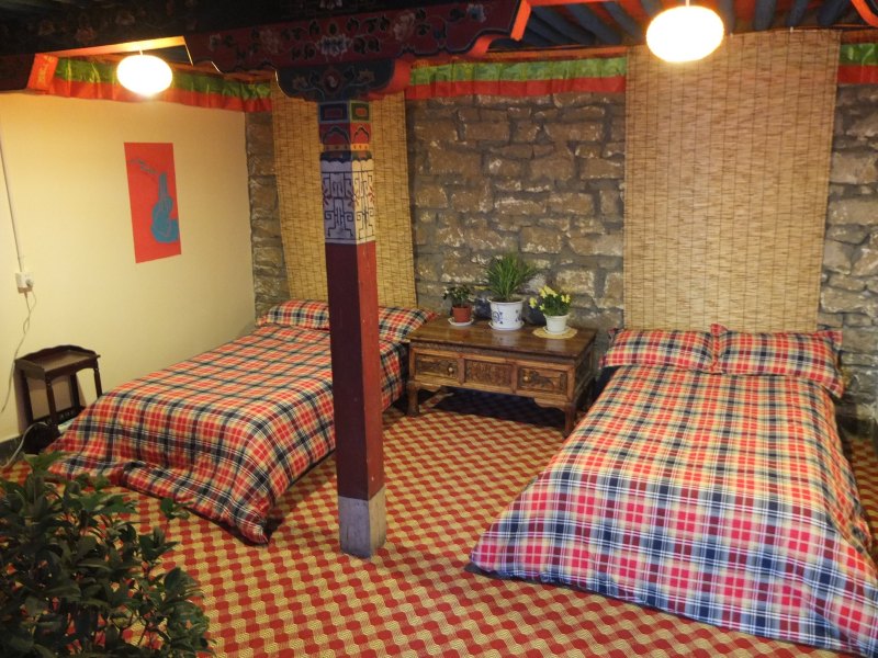 hotelPic