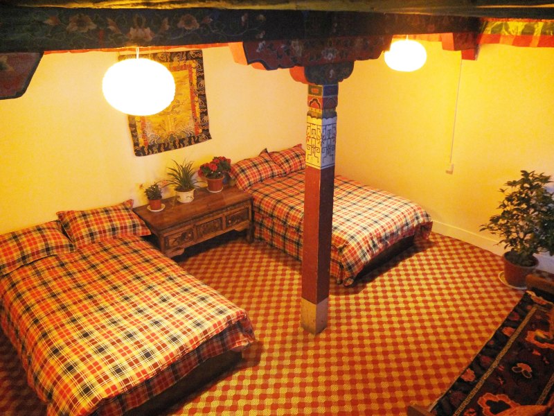 hotelPic