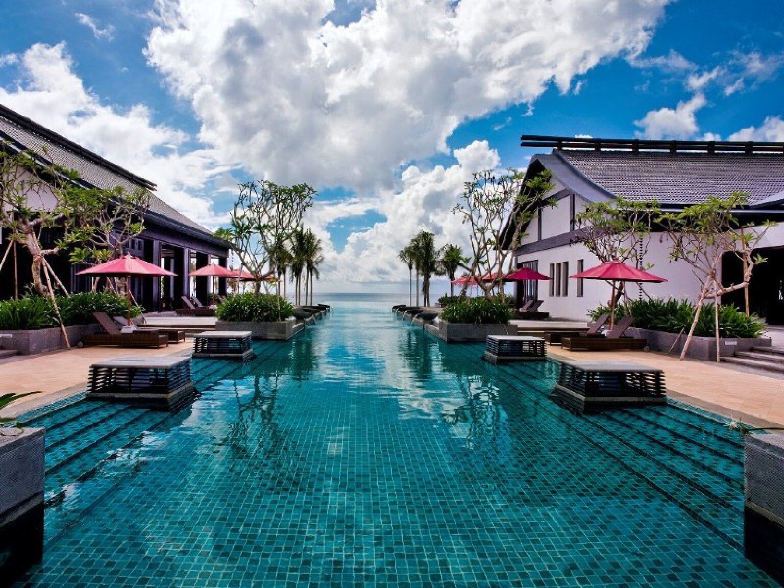 位于香水湾度假区,体验私家泳池和700米长的海滨,享受秀丽的海湾景致