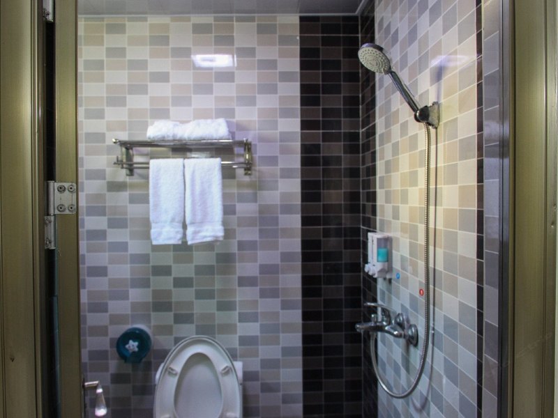hotelPic