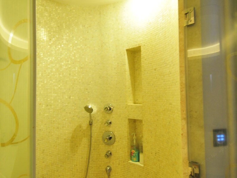 hotelPic