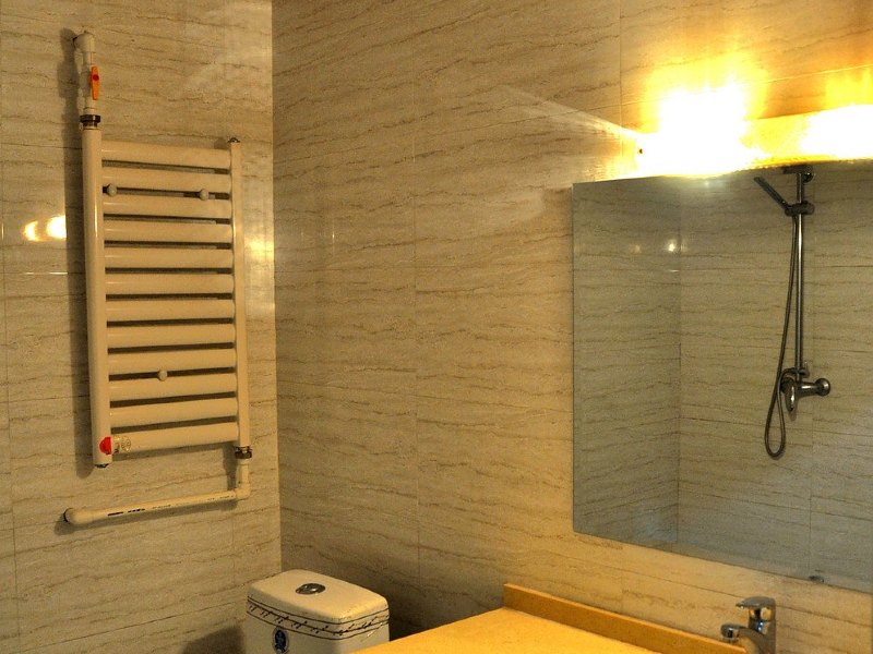 hotelPic