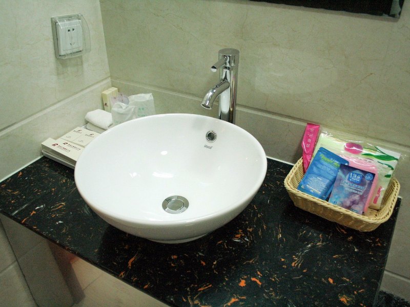 hotelPic