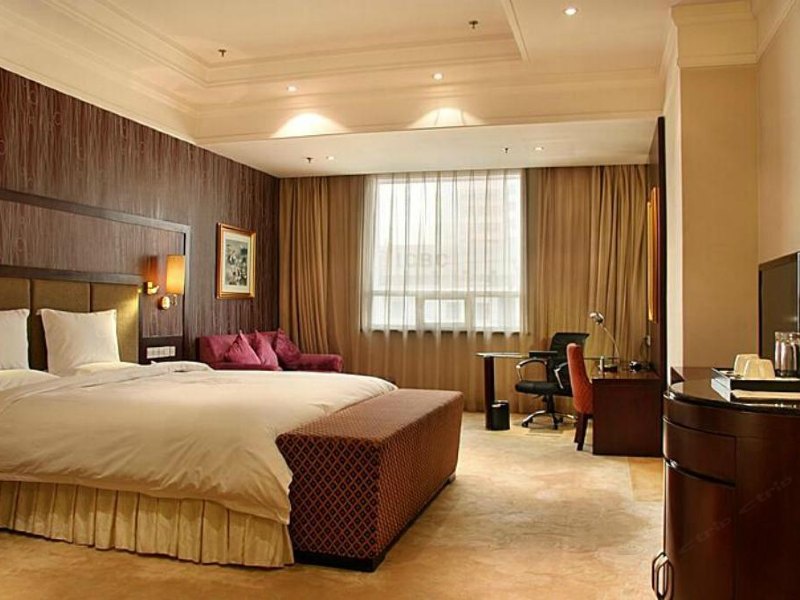 hotelPic