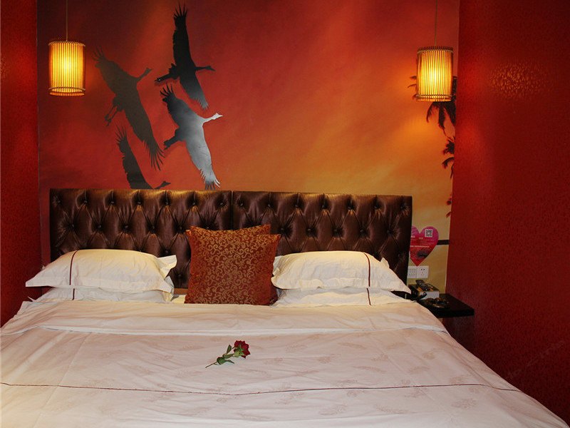 hotelPic