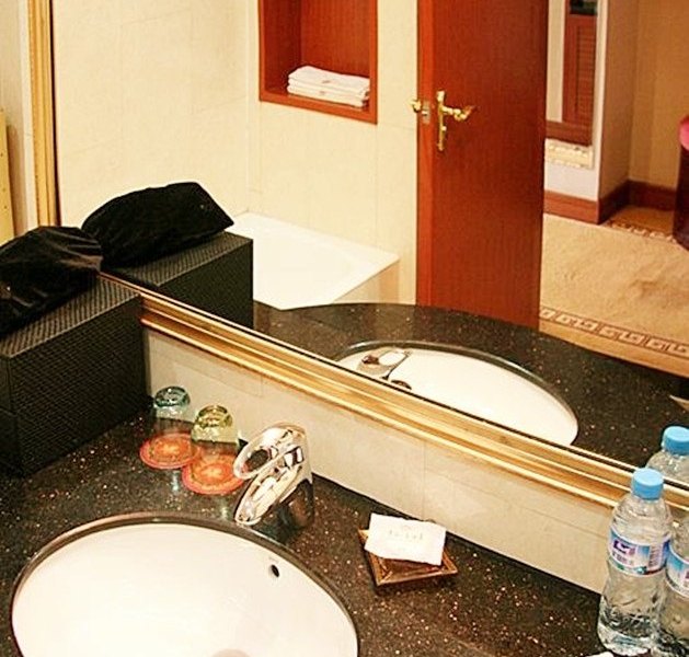 hotelPic