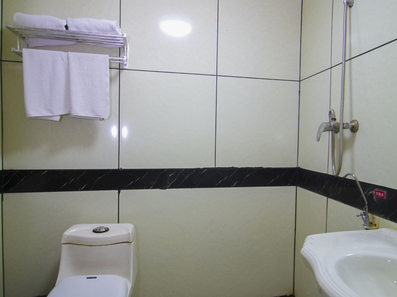hotelPic