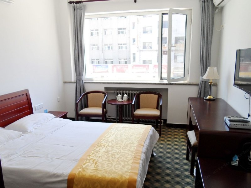 hotelPic