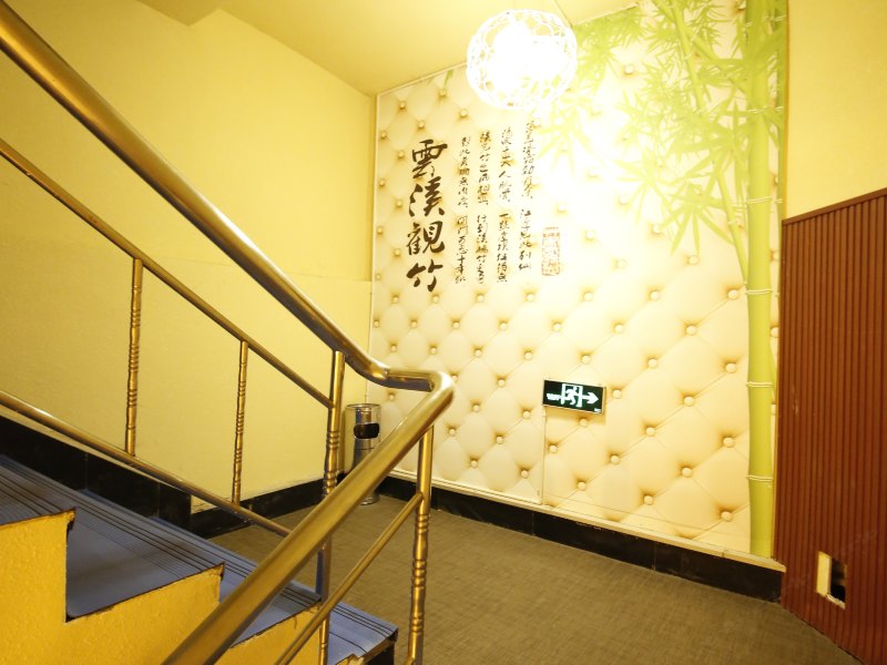 hotelPic