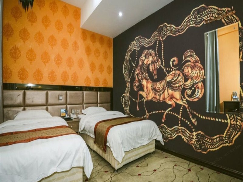 hotelPic