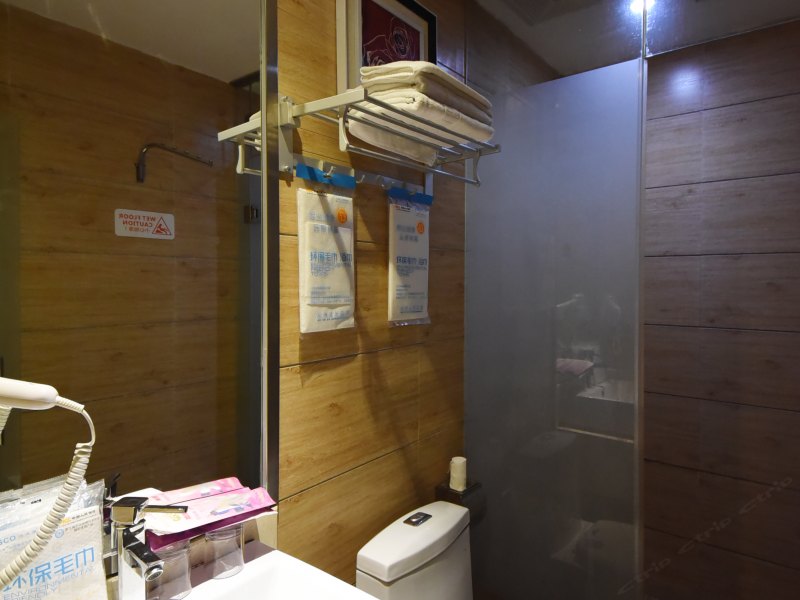 hotelPic