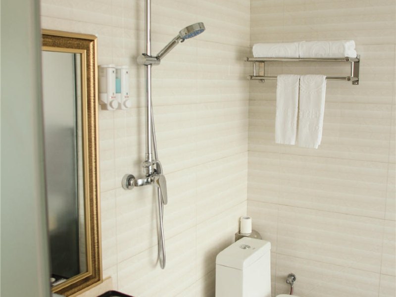 hotelPic
