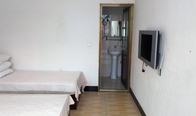 hotelPic