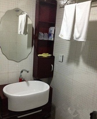 hotelPic
